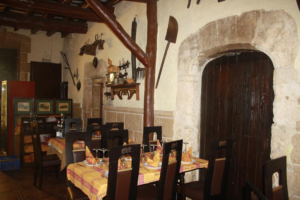 Hostal Restaurante La Diligencia Cunit Dış mekan fotoğraf