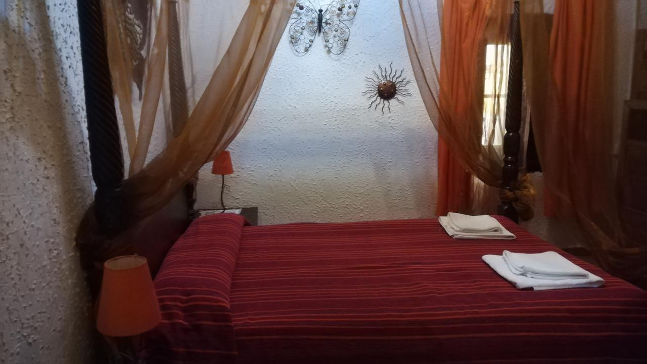 Hostal Restaurante La Diligencia Cunit Dış mekan fotoğraf