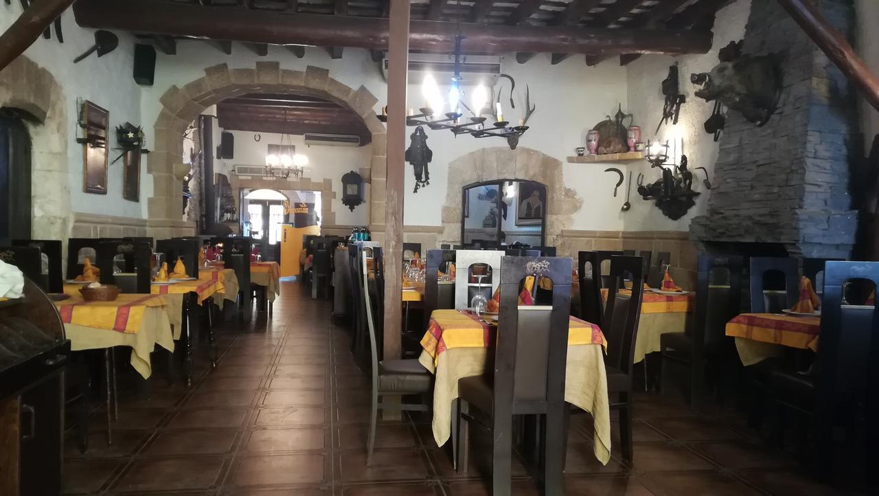 Hostal Restaurante La Diligencia Cunit Dış mekan fotoğraf