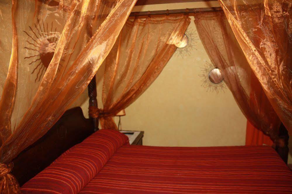Hostal Restaurante La Diligencia Cunit Dış mekan fotoğraf